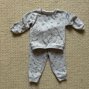 Simple Joys by Carters 18m 2 piece grey floral sweat suit